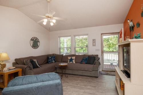 9th Street Sandy Feet by Oak Island Accommodations - photo 45