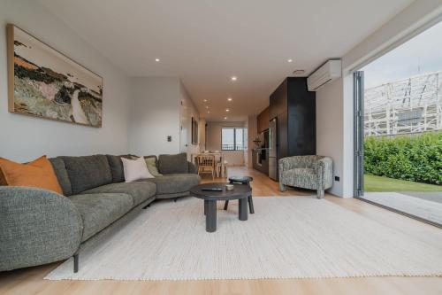 Bright 2BR w Yard Washer Full Kitchen in Christchurch, New Zealand