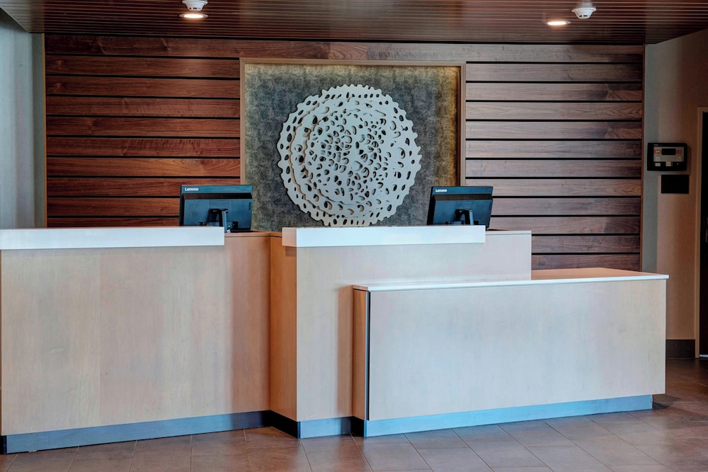 Fairfield Inn & Suites by Marriott Columbus IN - photo 2