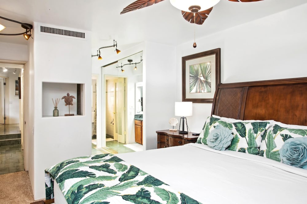 K B M Resorts POL 109 Expansive 2Bd ocean front resort easy access steps to beach - photo 3