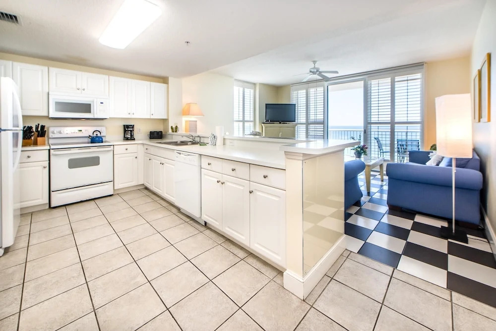 Majestic Beach Towers 1 1615 - photo 14