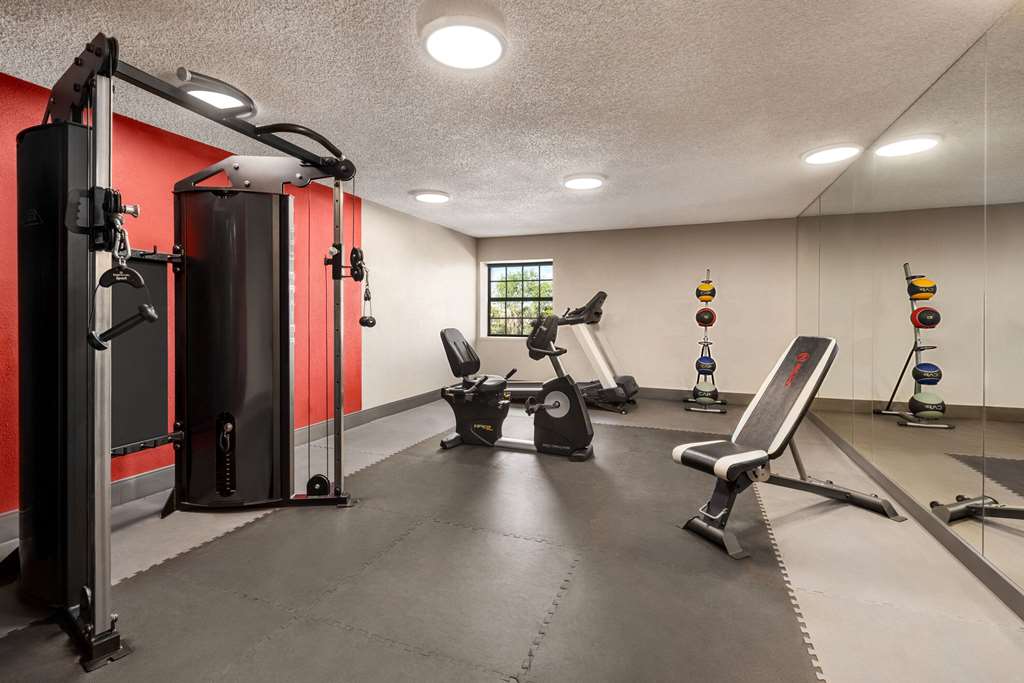 Ramada by Wyndham Albuquerque Airport - photo 15