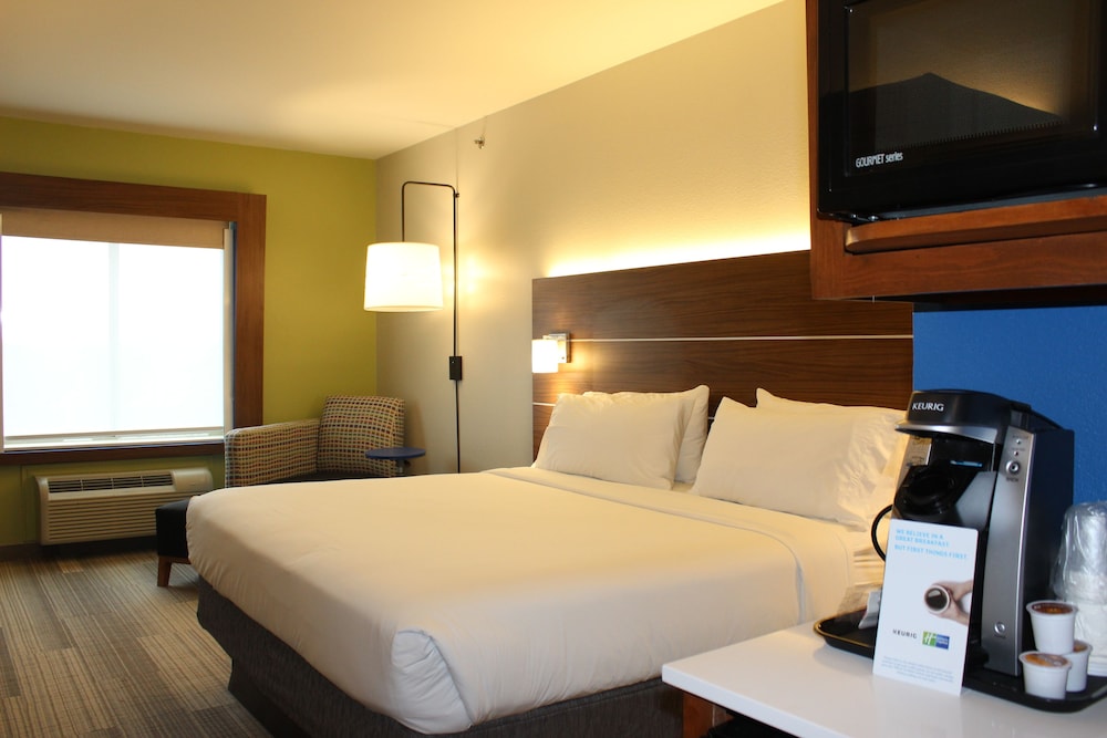 Holiday Inn Express & Suites Mansfield by IHG - photo 13