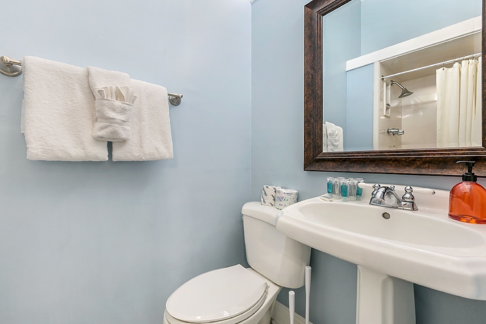 Canal Express Rooms - photo 37