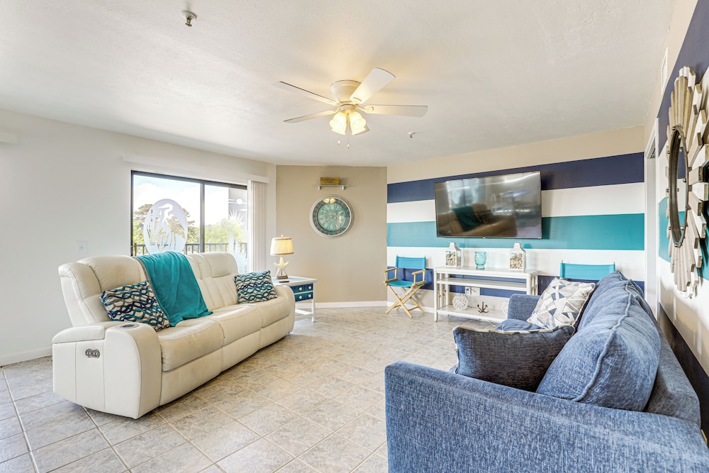 Lovely Resort Studio w Balcony & Ocean Views - featured photo