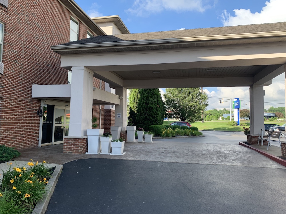 Holiday Inn Express Fairfield by IHG - photo 23