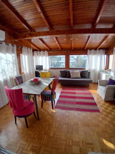 Sunny Apartment Northern Athens — 4-Star Luxury Hotel in Athens, Greece