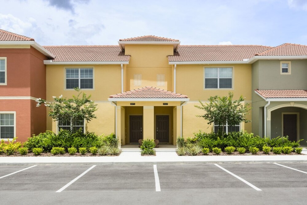 4 Bedrooms 3 Bathrooms Paradise Palms 8969 Bp - featured photo