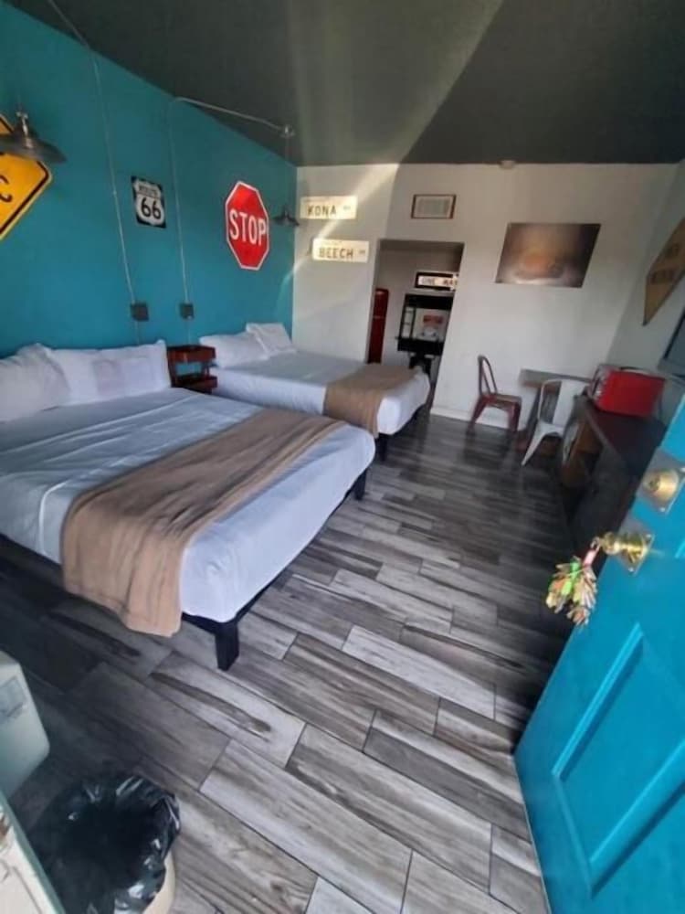 Desert Hills Motel - photo 22