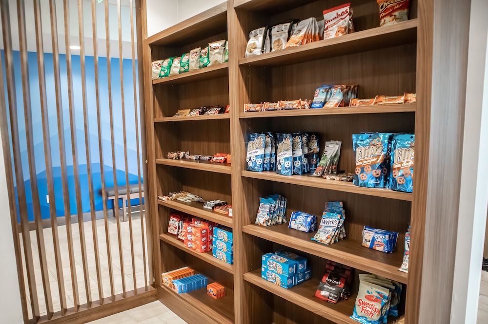 Holiday Inn Express & Suites Gainesville I 75 by IHG - photo 35