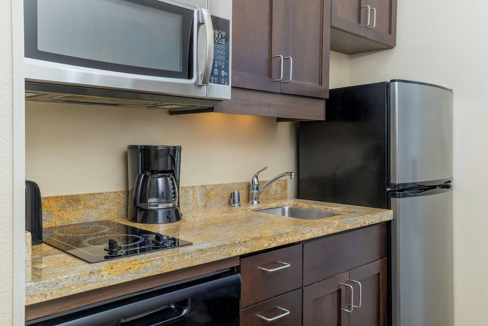 TownePlace Suites Erie - photo 18