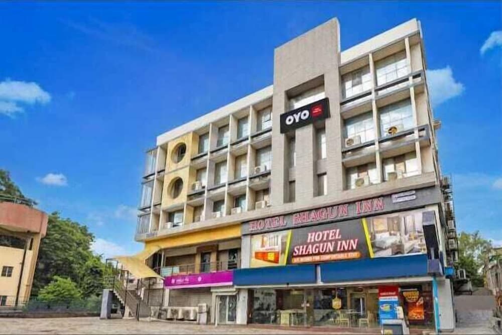 Hotel Shagun Inn — 4-Star Luxury Hotel in Ahmedabad, India