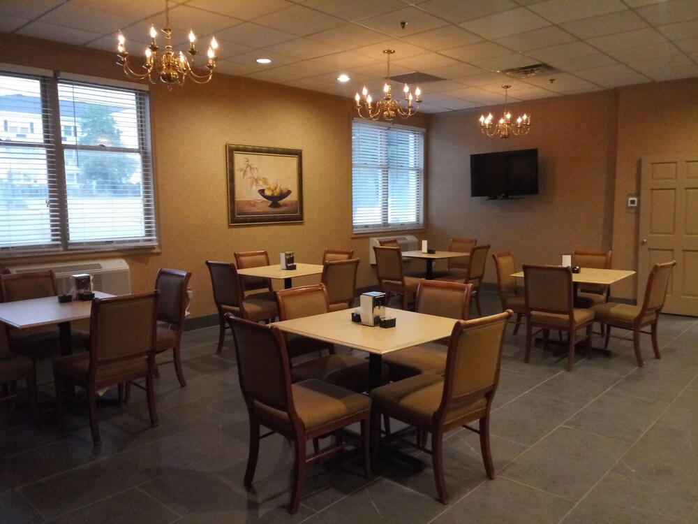 The Inn On Broadway - photo 30