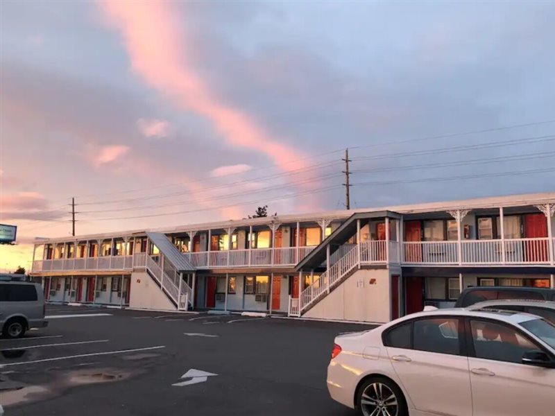 New Sea Breeze Motel - photo 2