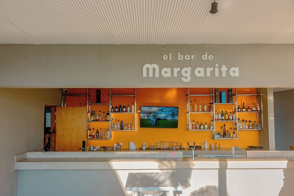 Poolside bar