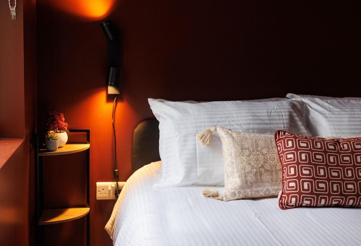 Upper Eastside King Bed & Free Bikes - last minute hotel in Belfast