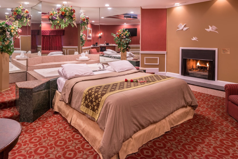 Inn of the Dove Romantic Suites with Jetted Tub & Fireplace - photo 19