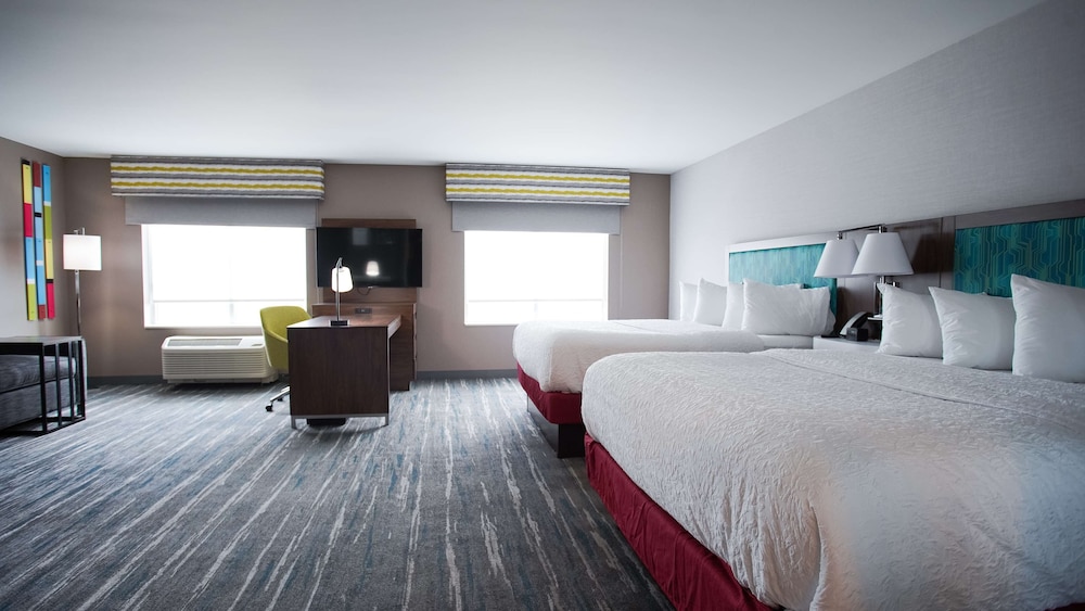 Hampton Inn & Suites St. Clairsville - photo 14