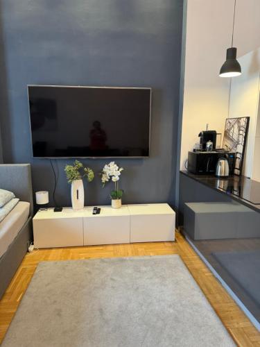 Stylish Apartment by the Vígszínház Theater — 4-Star Luxury Hotel in Budapest, Hungary