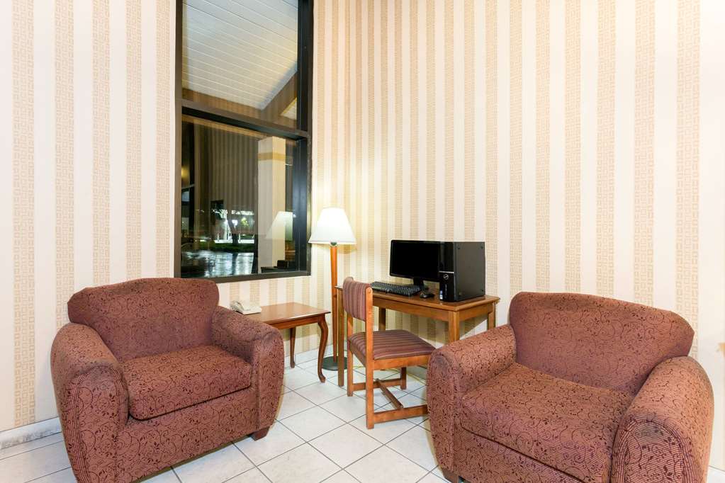 Super 8 by Wyndham Riviera Beach West Palm Beach - photo 3
