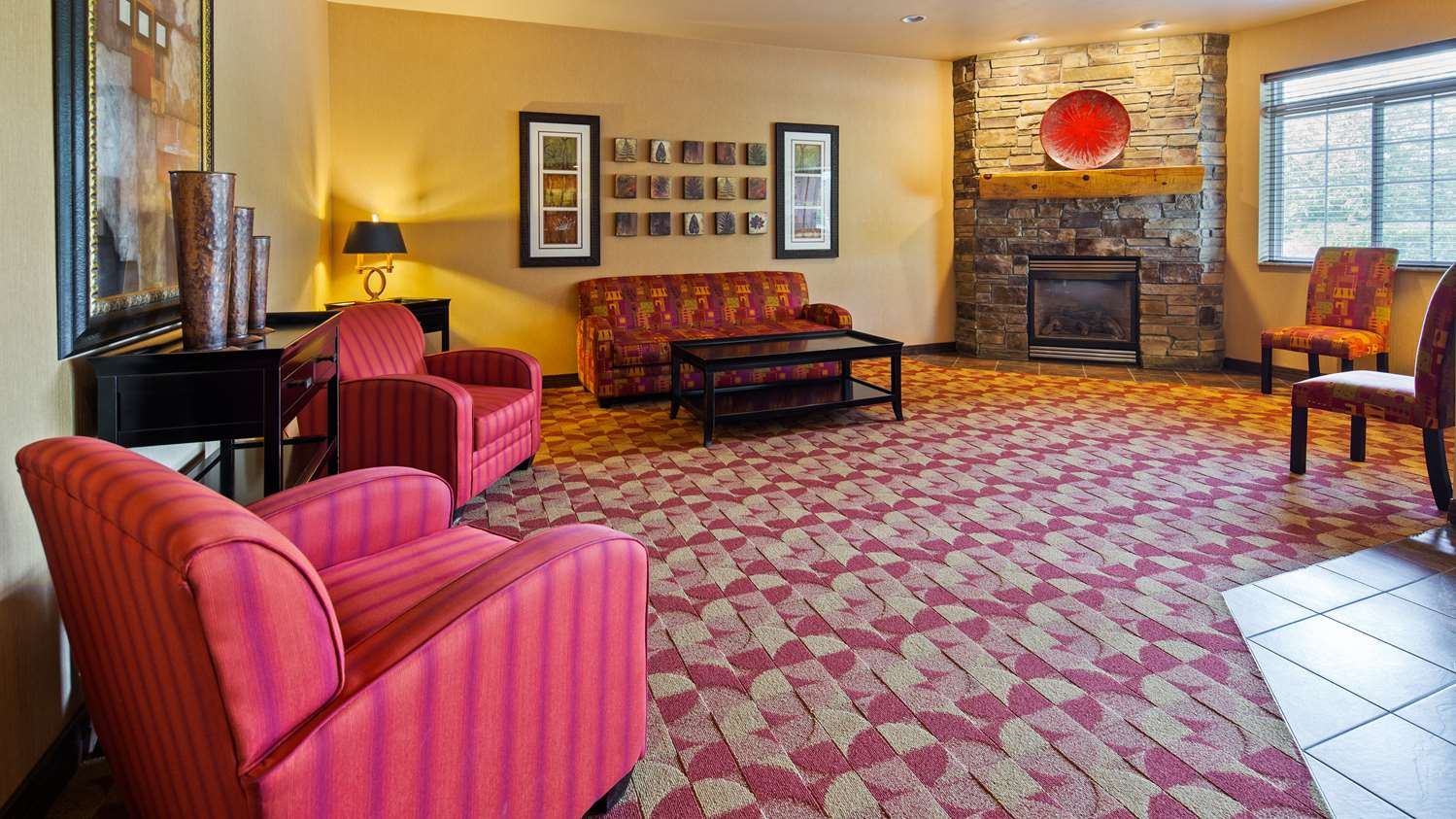Crandon Inn and Suites - photo 19