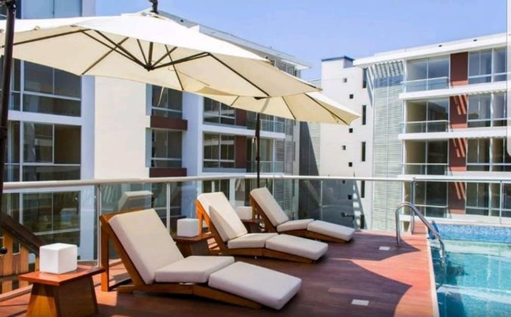 Suites Las Palmeras Del Chipe — Piura