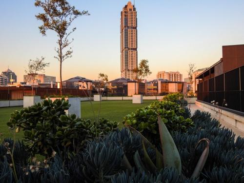 Sandton Central The Lineal 301 Welanga — 4-Star Luxury Hotel in Johannesburg, South Africa