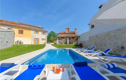 Beautiful Home In Bokordici With Sauna — 5-Star Luxury Hotel in Svetvincenat, Croatia