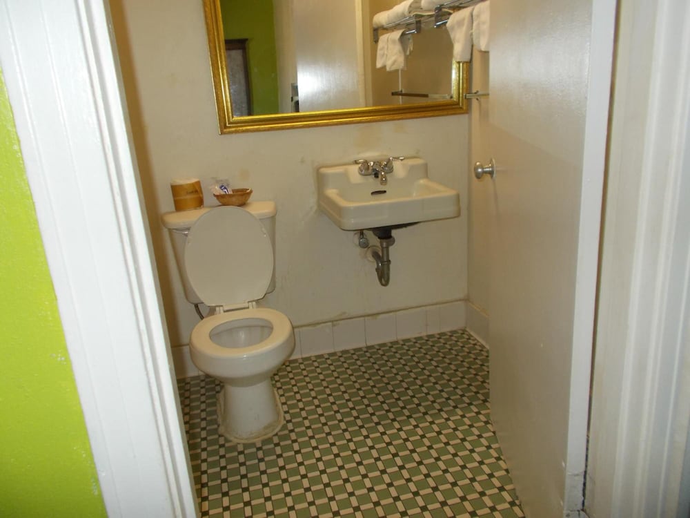Hillside Motel - photo 36
