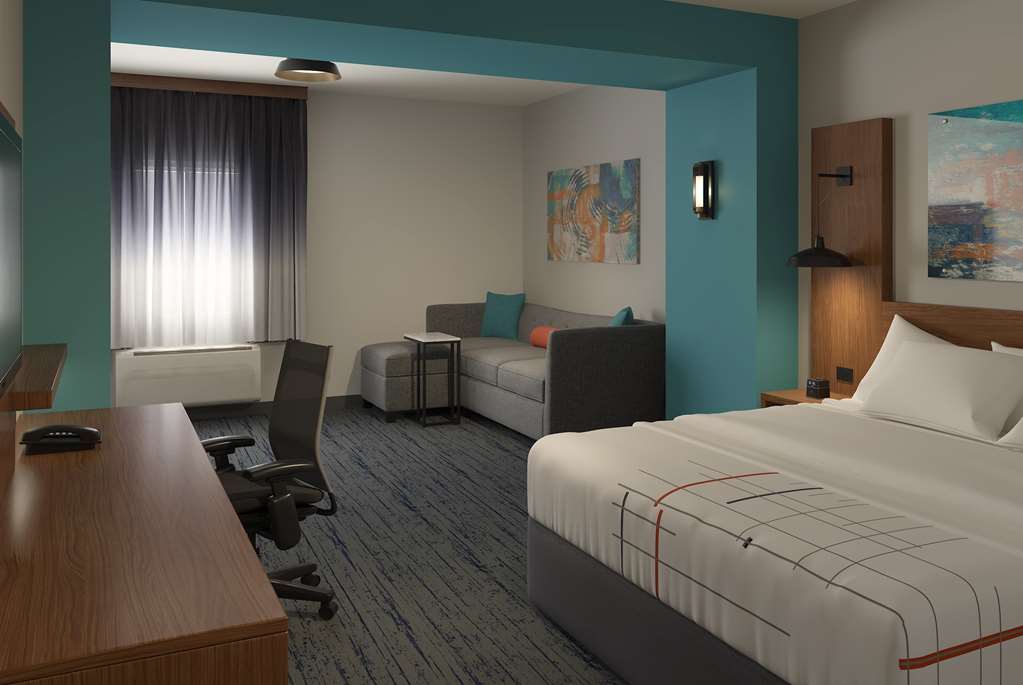 La Quinta Inn & Suites by Wyndham Mount Laurel Moorestown - photo 19
