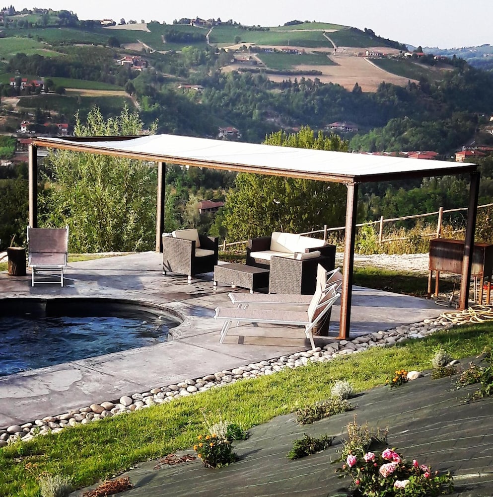 CasaMatilda Agriturismo Langhe — 4-Star Luxury Hotel in Dogliani, Italy