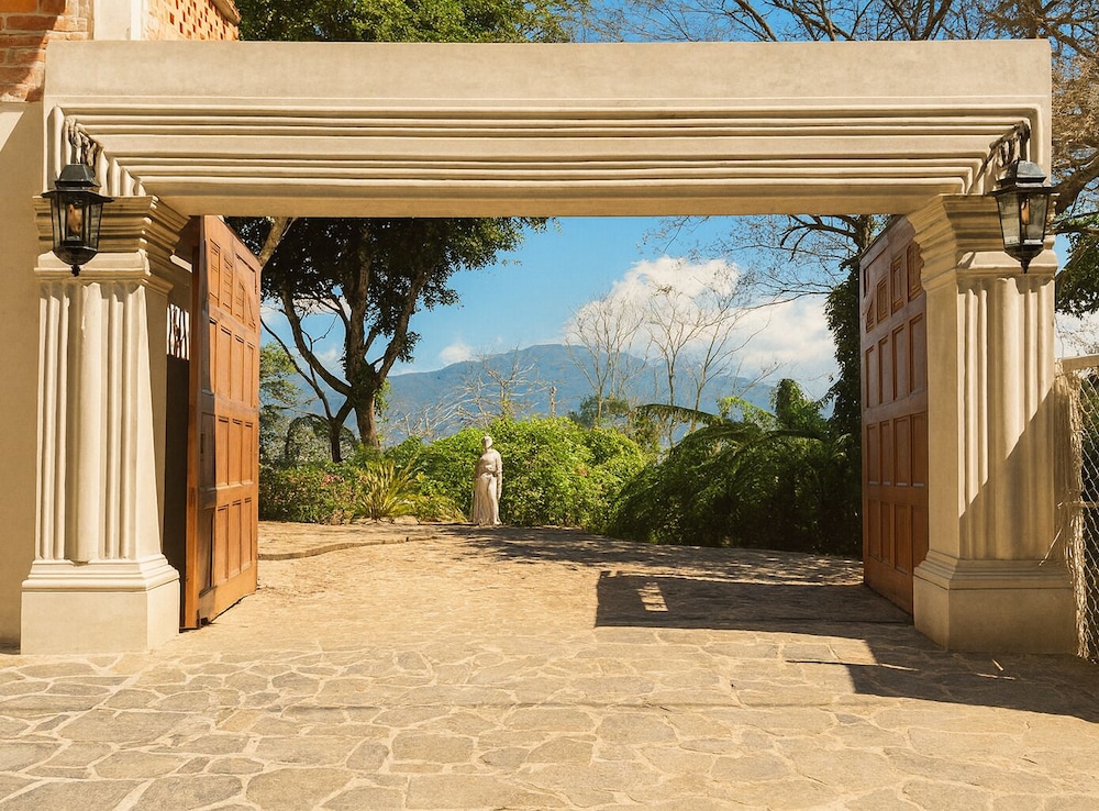 Los Cuatro Olivos Hotel Boutique in Juayua, El Salvador