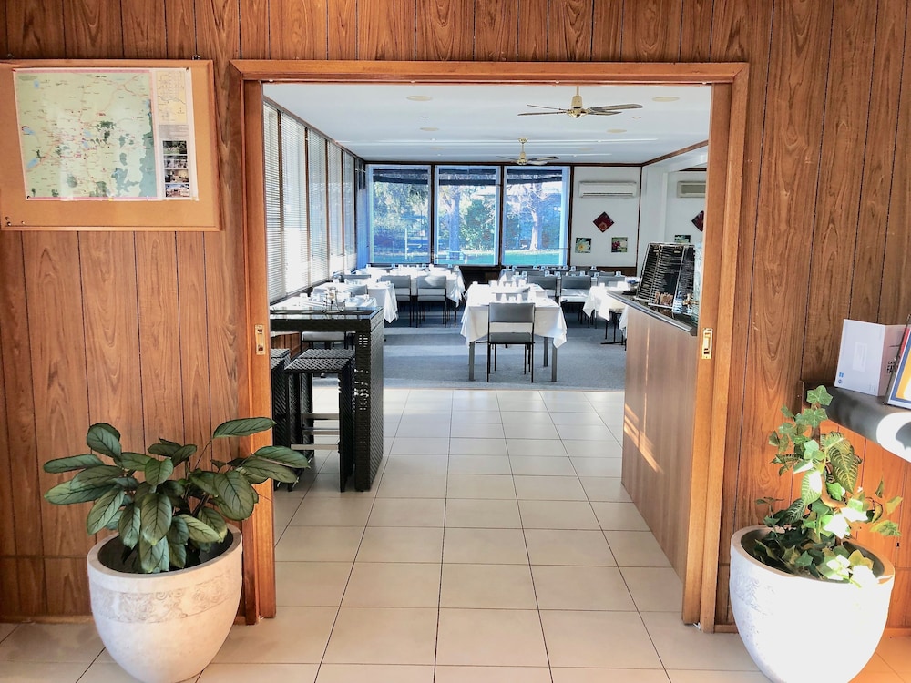 Byer Fountain Motor Inn Holbrook - carbon neutral hotel in Holbrook