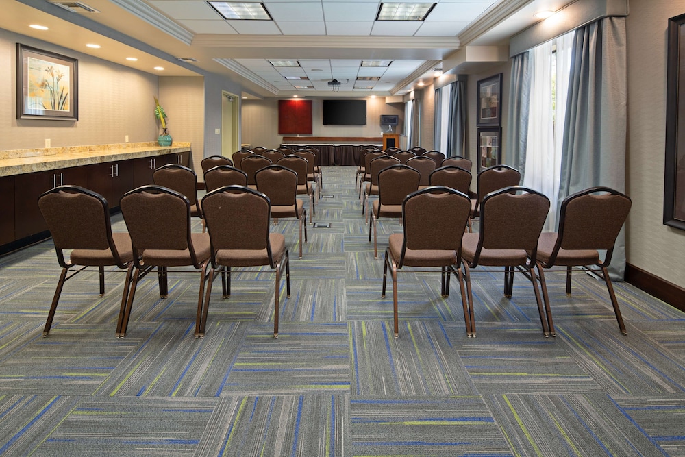 Hampton Inn Visalia - photo 28