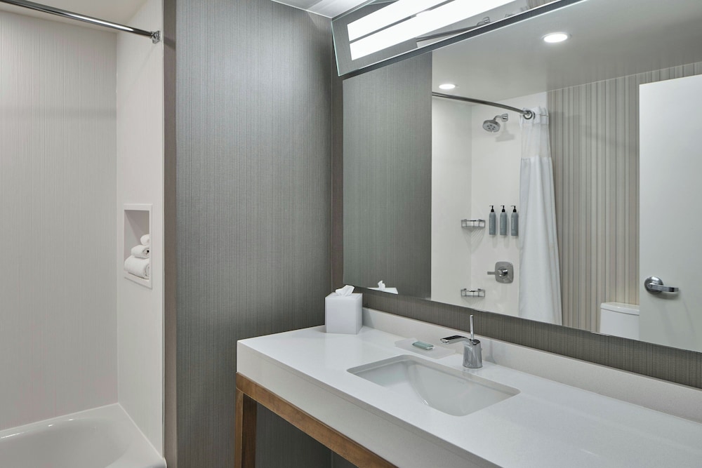 Courtyard by Marriott Albany Troy Waterfront - photo 20