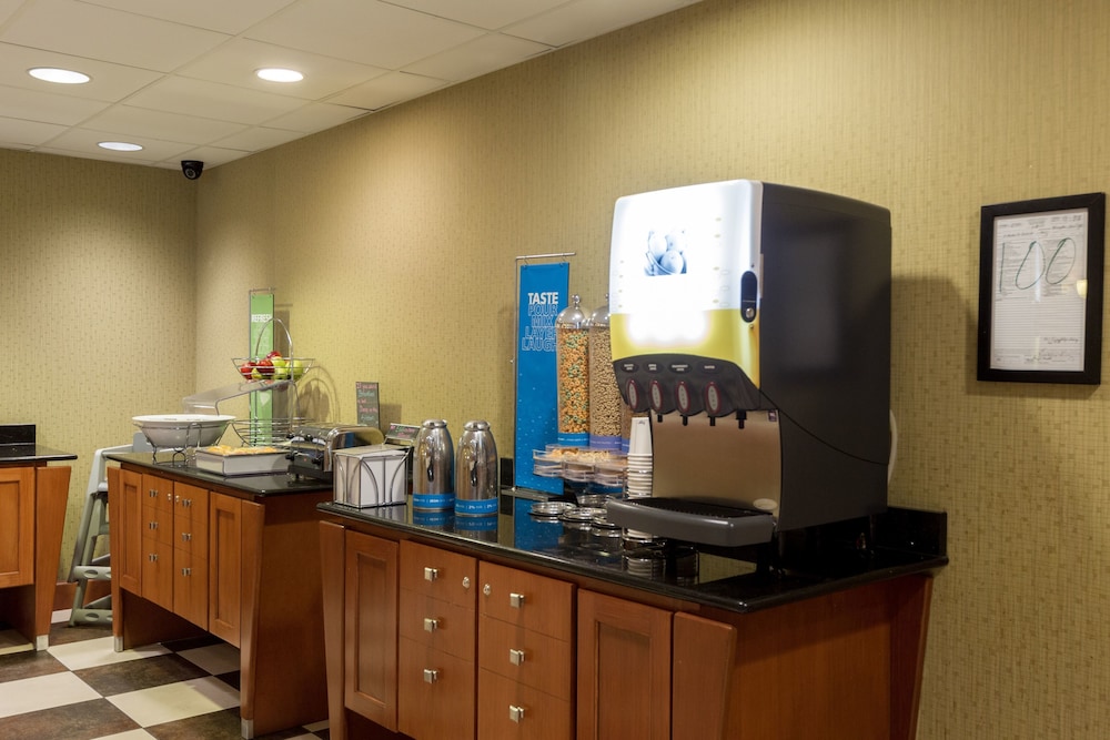 Hampton Inn & Suites Radcliff Fort Knox - photo 60