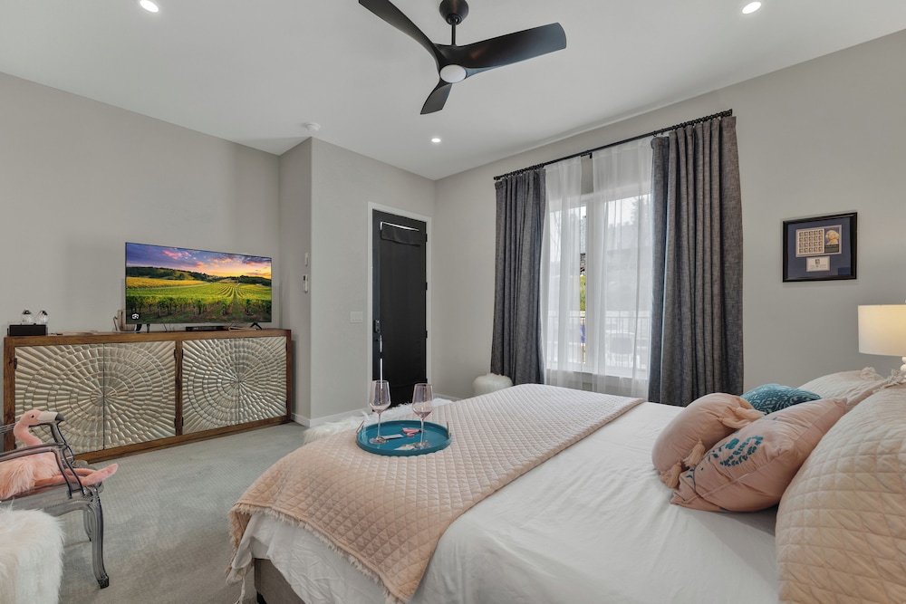 The Bentley Hotel Marilyn Monroe Room Hill Country View - photo 3