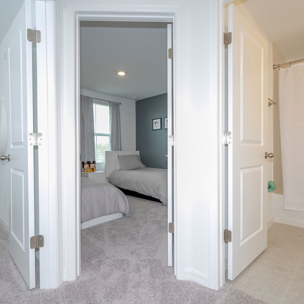 Gorgeous 3Bd Close to Disney at Festival Resort 661 - photo 30