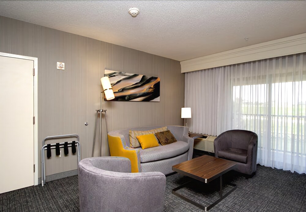 Courtyard by Marriott Salina - photo 5