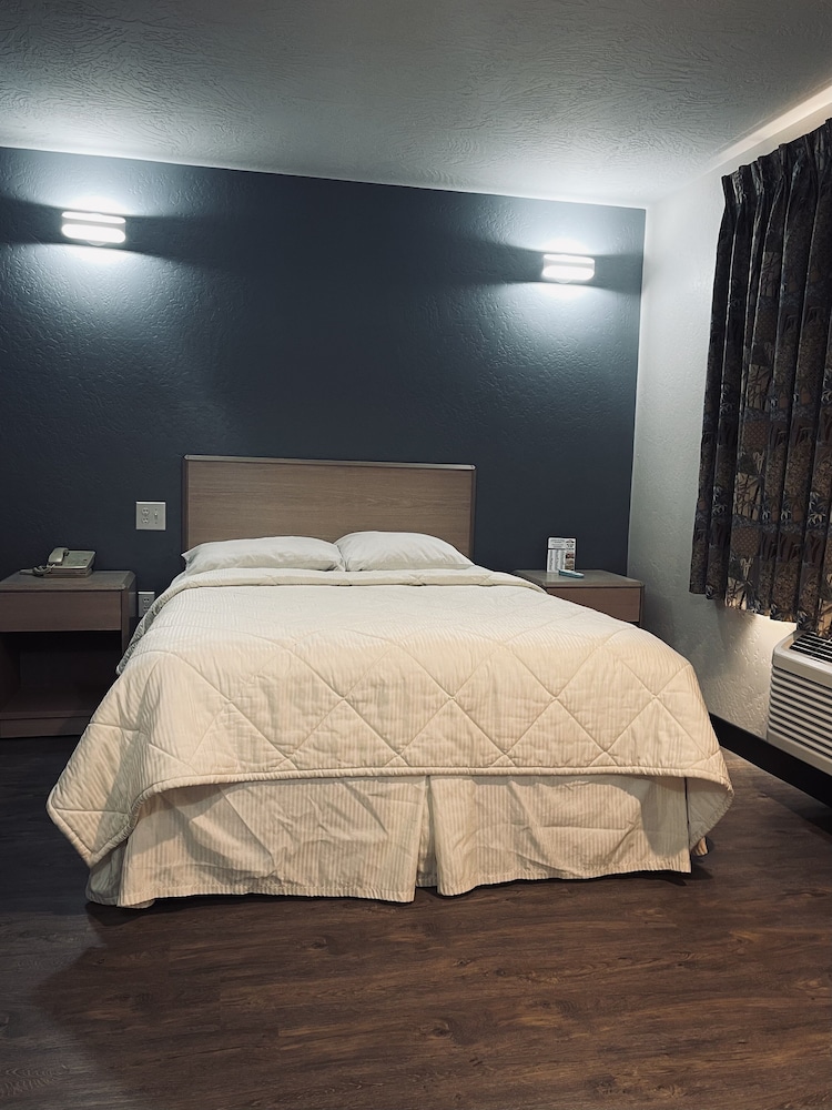 Century 21 Motel - photo 18