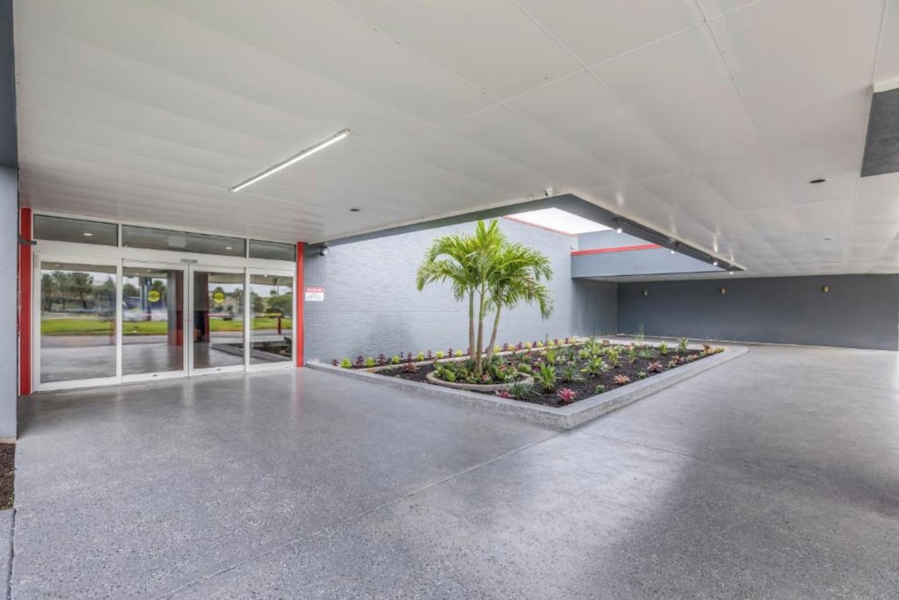 OYO Hotel Orlando Airport - photo 32