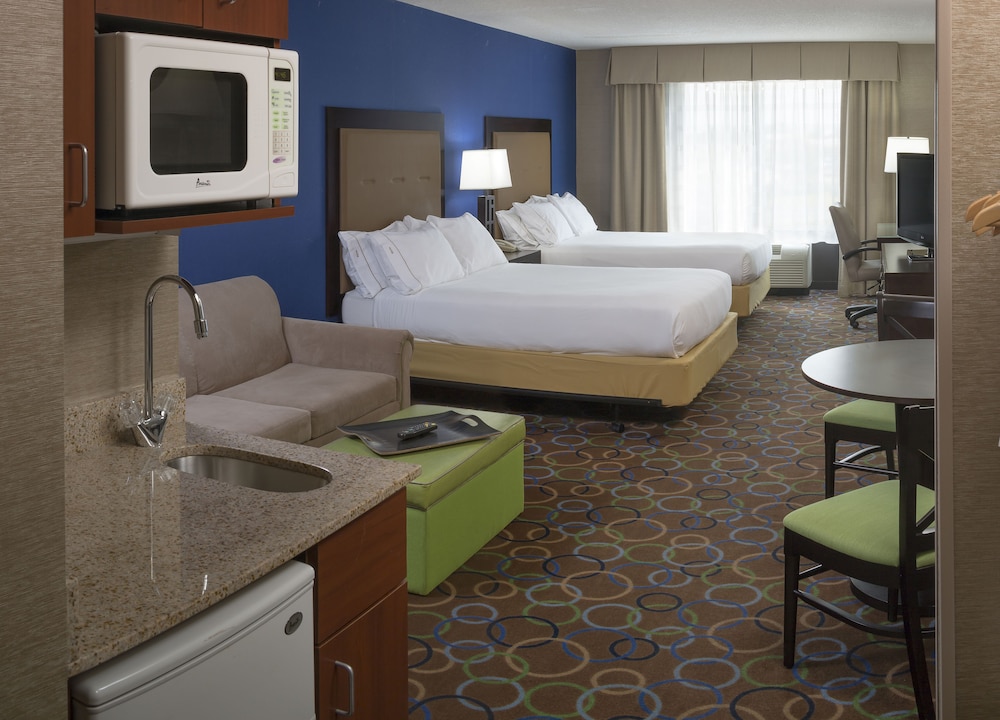 Holiday Inn Express Hotel & Suites Manchester Airport by IHG - photo 4