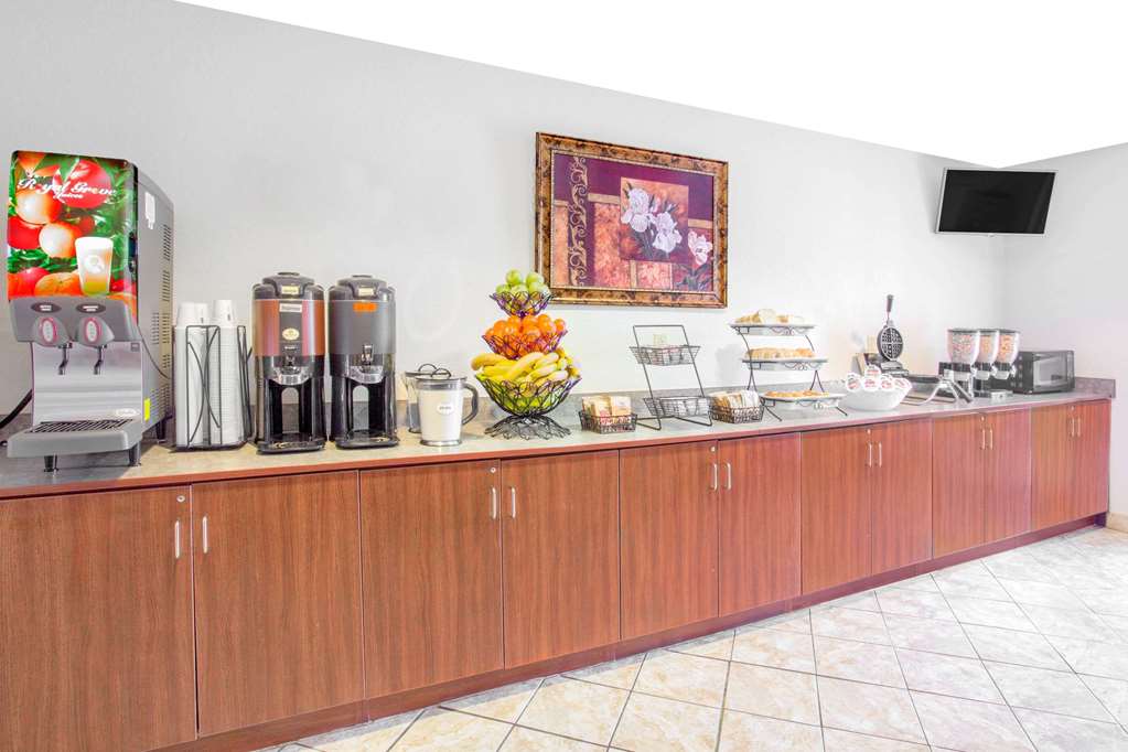 Microtel Inn & Suites By Wyndham Gassaway Sutton - photo 14