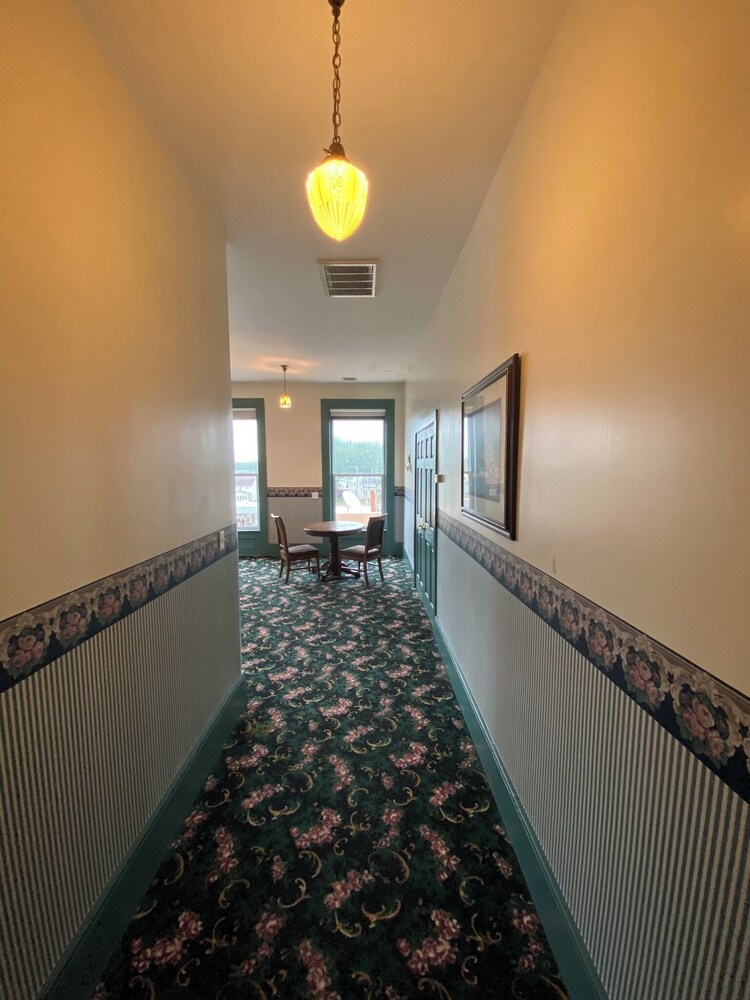 Decker Hotel - photo 41