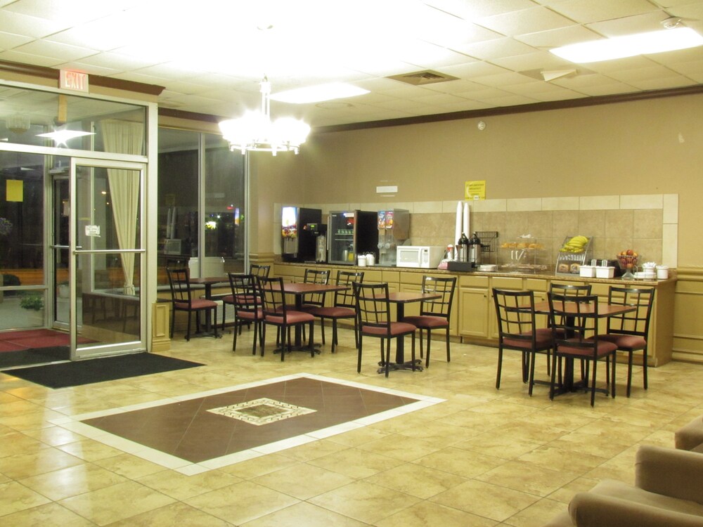 USA Inn and Suites Springfield Ohio - photo 17