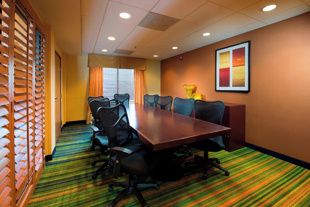 Fairfield by Marriott Inn & Suites Charleston Airport Convention Center - photo 43