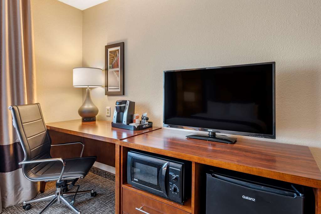 Comfort Inn La Porte - photo 9