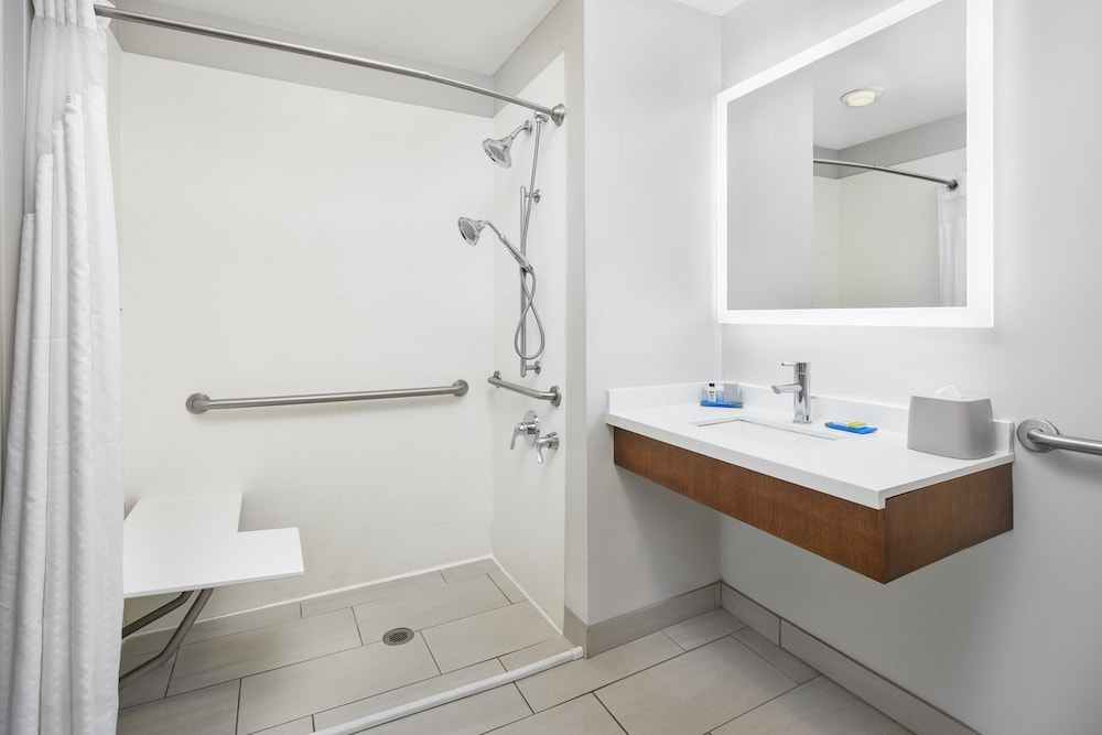 Holiday Inn Express Hotel & Suites Palatka Northwest - photo 9