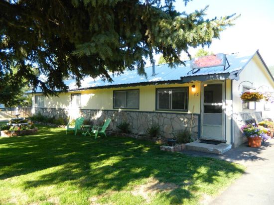 Alpine Motel - carbon neutral hotel in Jackson