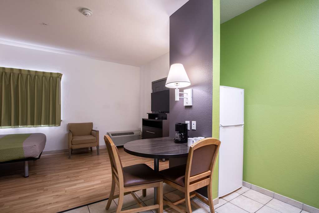 Studio 6 Bay City TX - photo 14